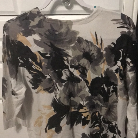Isaac Mizrahi tunic length sweater. Large. Gray and yellow floral print. - Picture 2 of 8